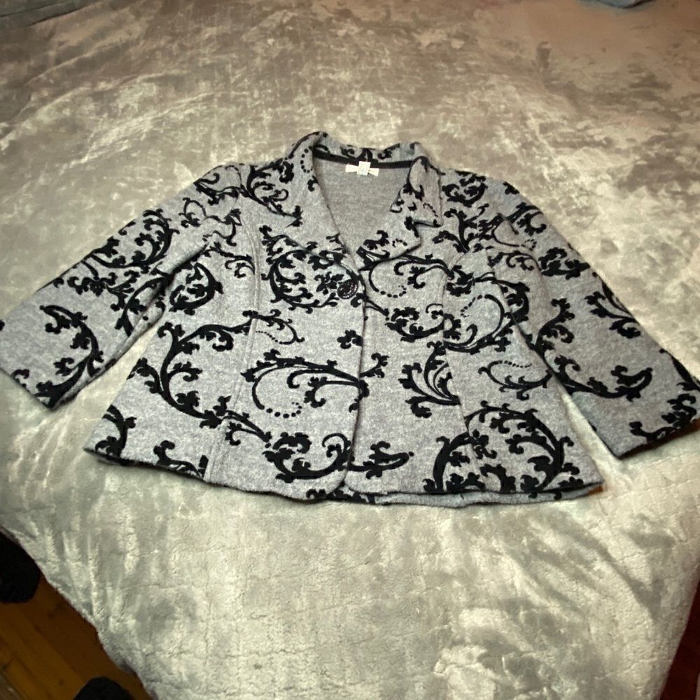 Coldwater Creek Grey with Black Velvet Design